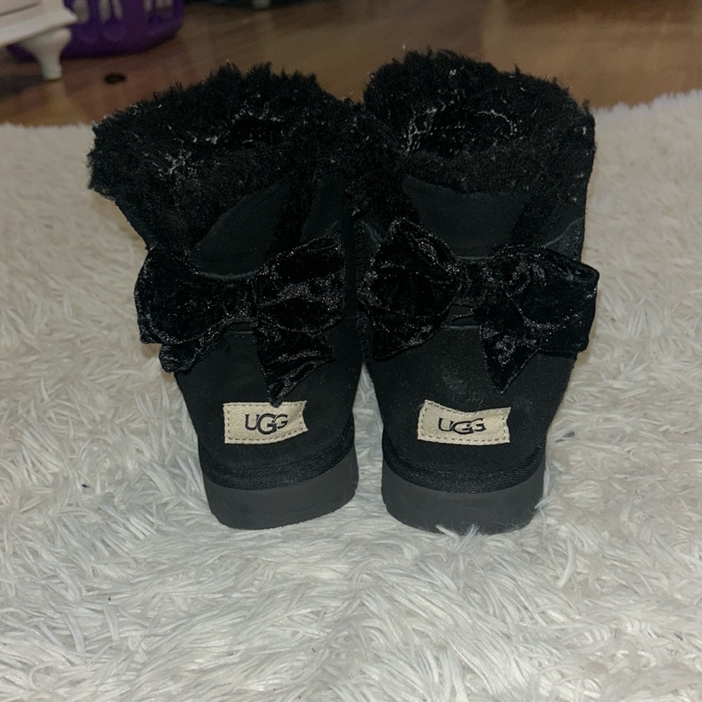Black Ugg boot
